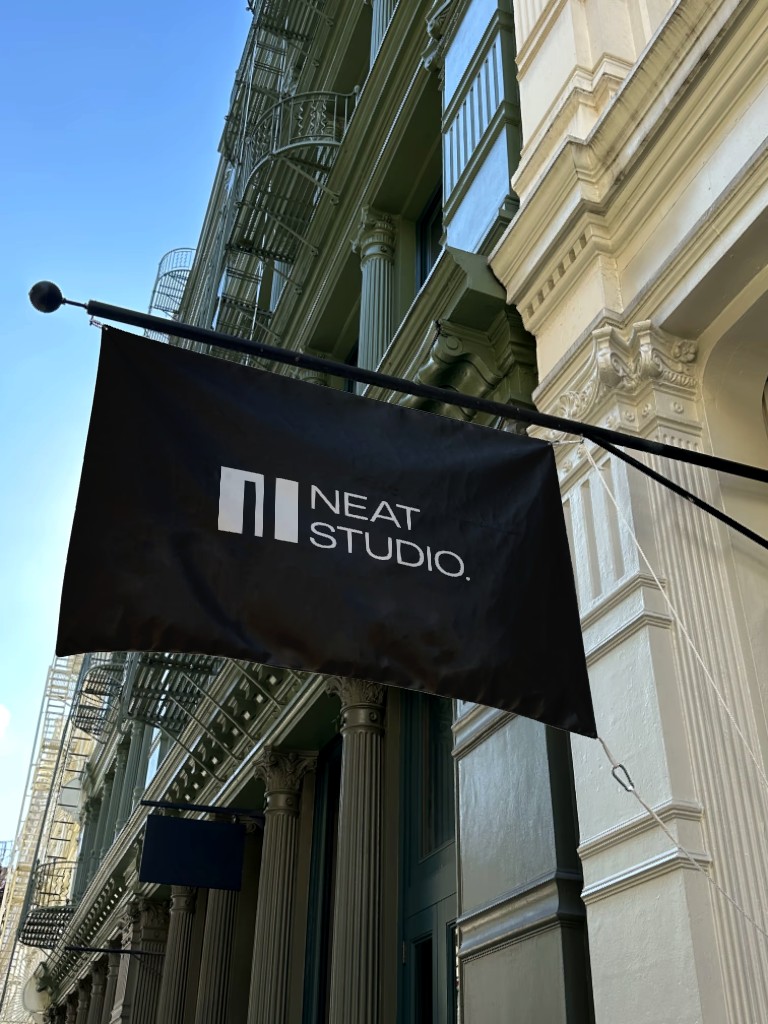 Neat Studio — Bannière en contexte